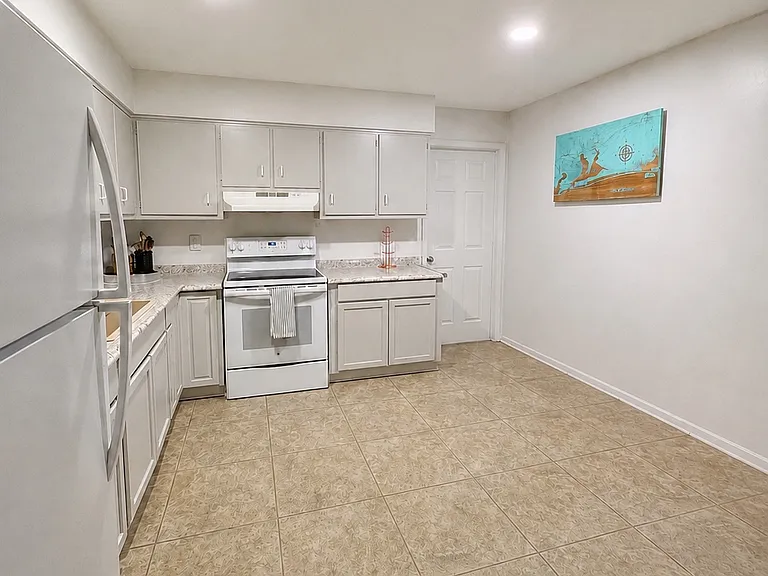 1115 Polk Ave #A — Photo 3