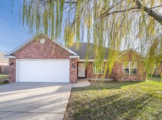 561 Red Bud St, Centerton, AR 72719