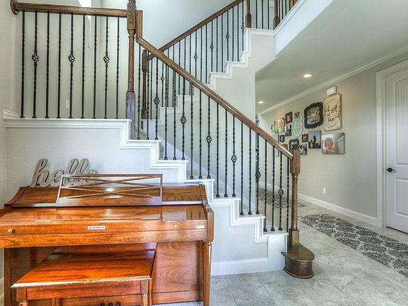 2nd image of 132 Lukes Place Ln
