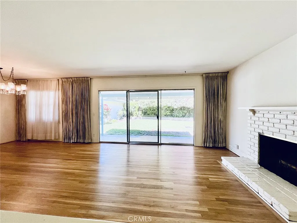 4 bed, 1535 sqft, $4,450 — Photo 3