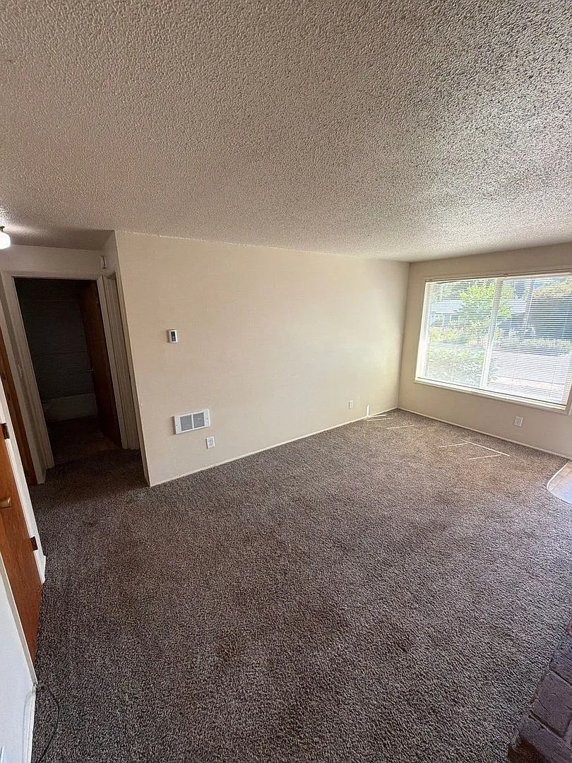 2 bed, 1.0 bath, $1,695 — Photo 4