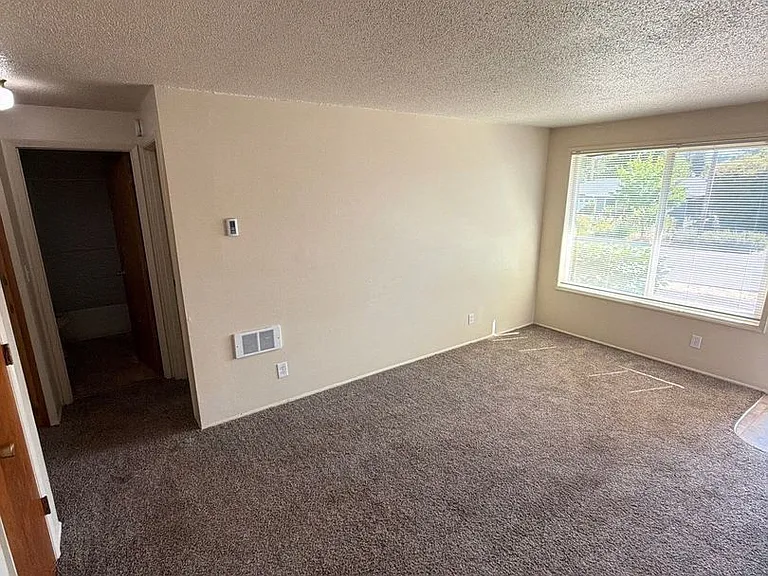 2610 Taylor St — Photo 4