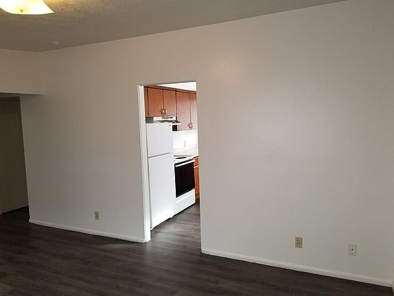 4th image of 935 W Genesee Ave #M