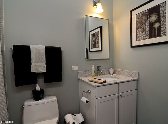 4th image of 2065 N Kedzie Ave APT 326