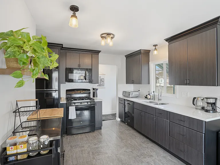 267 E Williams Ave — Photo 5