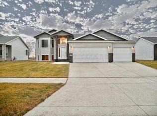 E⭐︎House 1549 46th Ave S, Moorhead, MN 56560 | Zillow