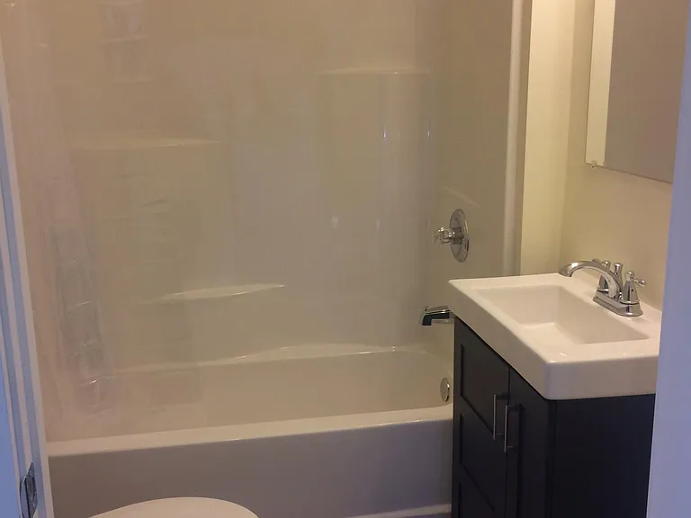 203 W Union St — Photo 3