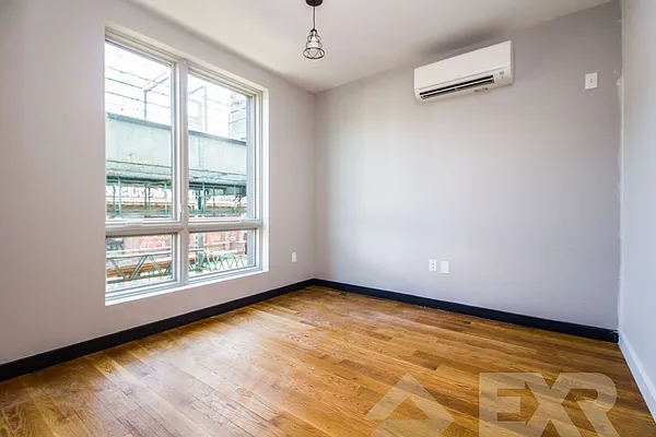 Rented by EXR | media 6