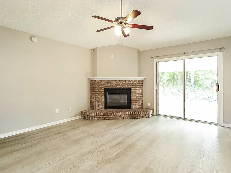 2066 Tanager Dr — Photo 4