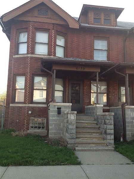 6137 LINWOOD FRONT