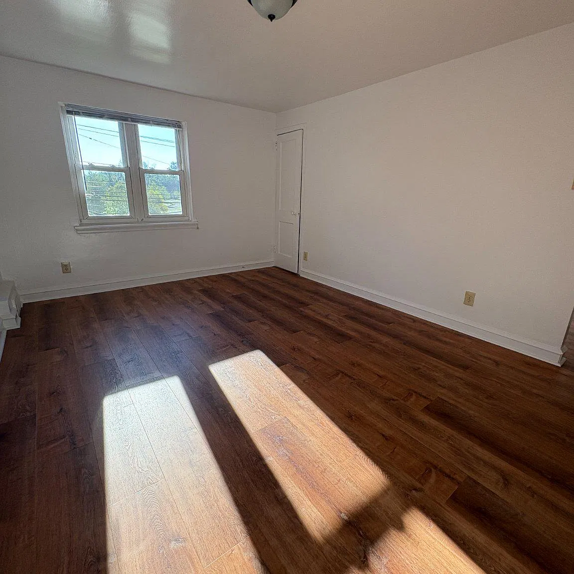 2 bed, 1.0 bath, 1472 sqft, $1,595 — Photo 3