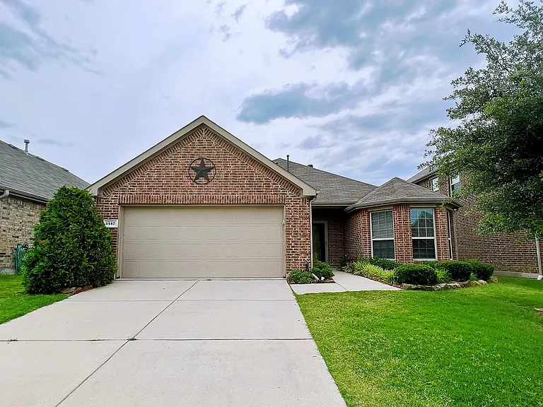 1417 Christina Creek Dr — Photo 2