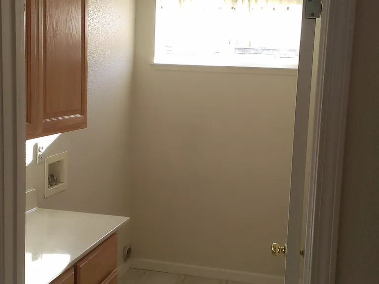 710 W K St — Photo 11