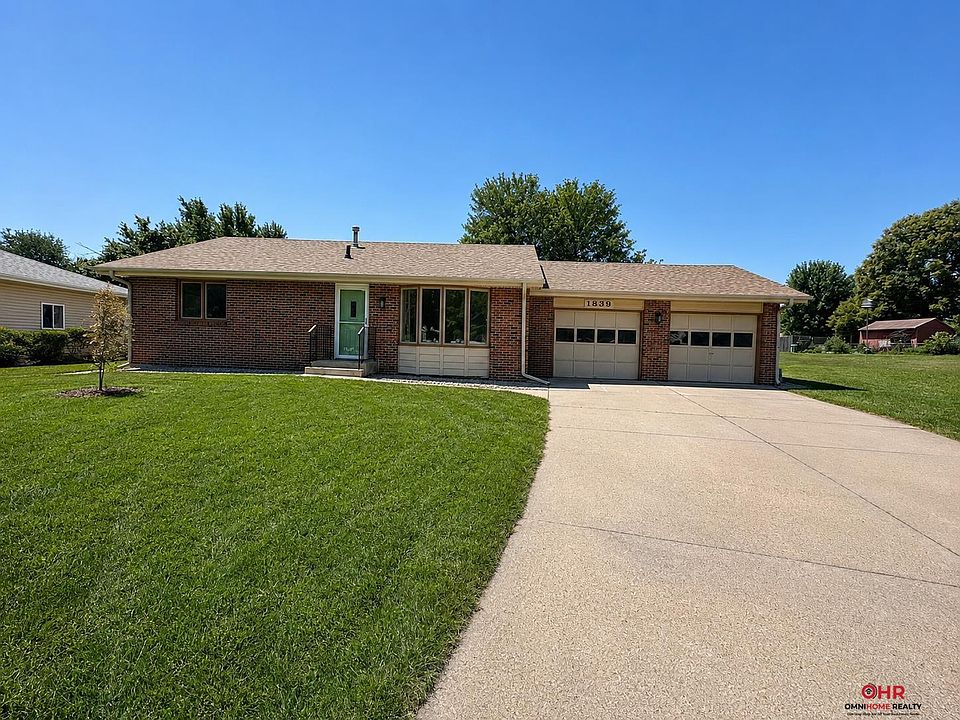 1st image of 1839 W Arlington Cir