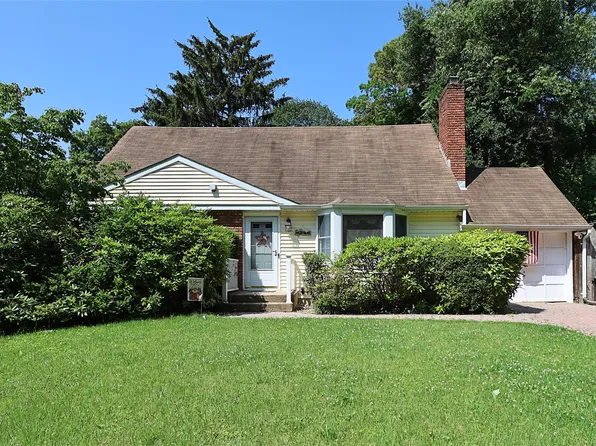 68 Hillwood Drive, Huntington Station, NY 11746