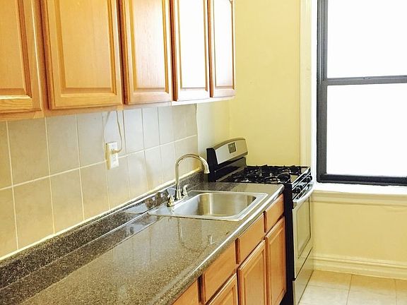 2nd image of 320 Empire Blvd APT 1K