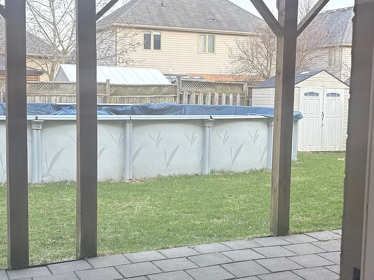 864 Thistleridge Cres #LOWER — Photo 5