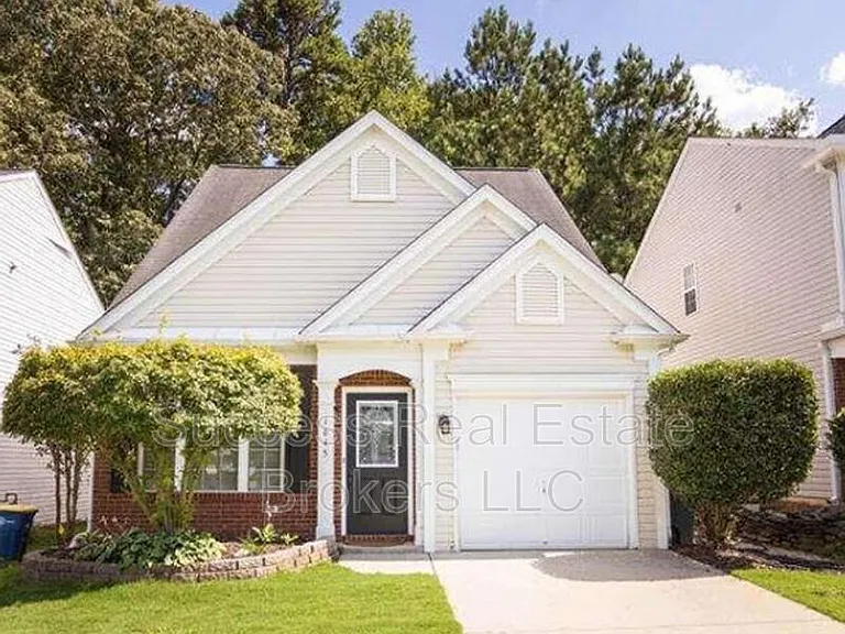1645 Heyford Cir NW — Photo 1