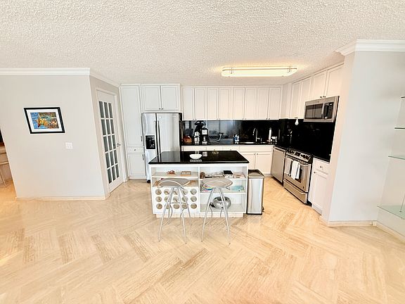 4th image of 6410 Isla Verde Ave #10
