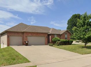 4674 W Oneida Dr, Springfield, MO 65802