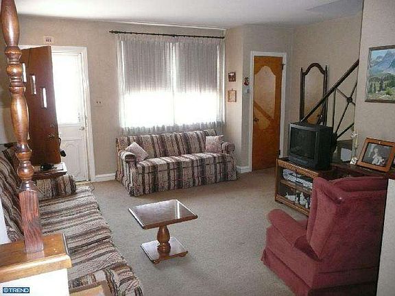 2nd image of 2612 Eddington St