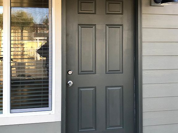 2nd image of 1546 N Rainier Ave