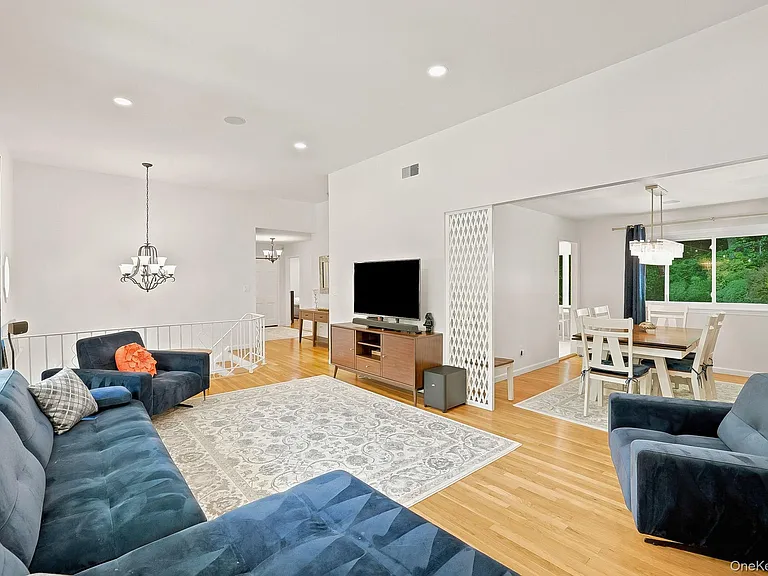 80 Hickory Hill Dr — Photo 6