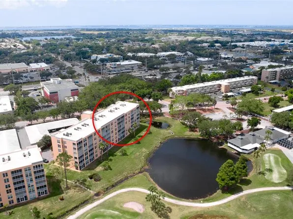 4570 Pinebrook Cir APT 302, Bradenton, FL 34209