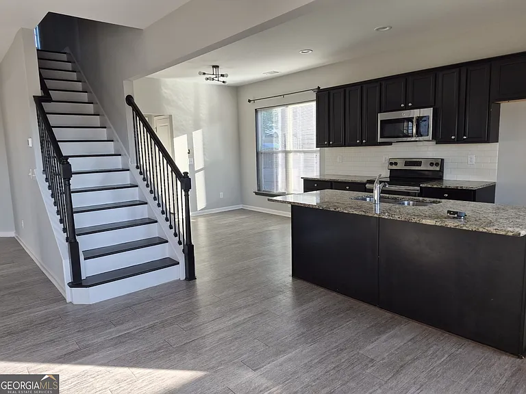 1506 Charcoal Ives Rd — Photo 10