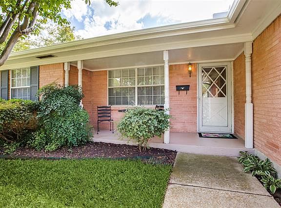 3rd image of 1315 Cloverdale Dr