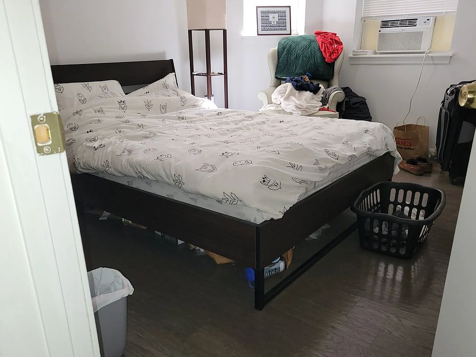 2nd image of 108 Jersey St APT C