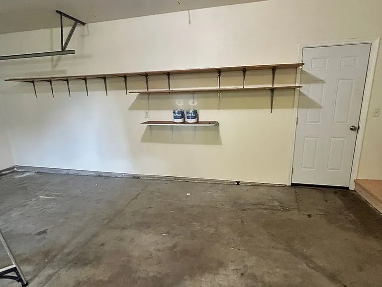 607 Desta St — Photo 34