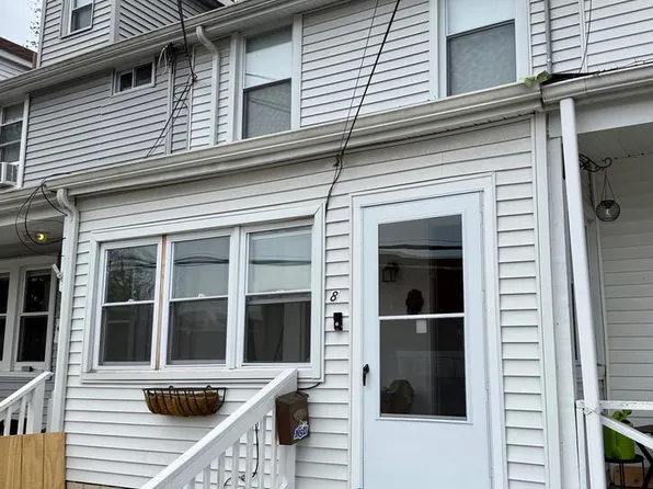 84 E Burlington St, Bordentown, NJ 08505