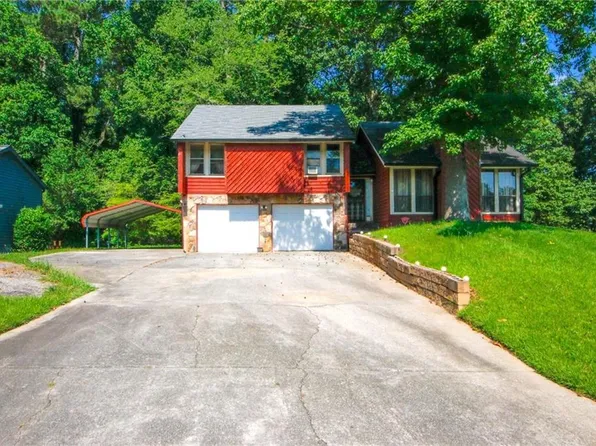 1030 Chapman Ln, Stone Mountain, GA 30088