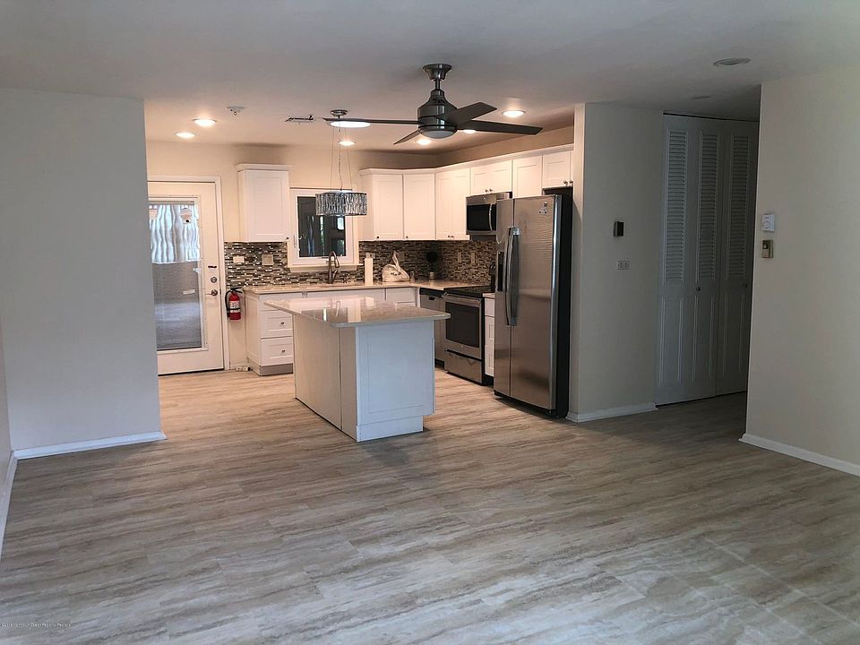 1st image of 61F Buckingham Dr #100F