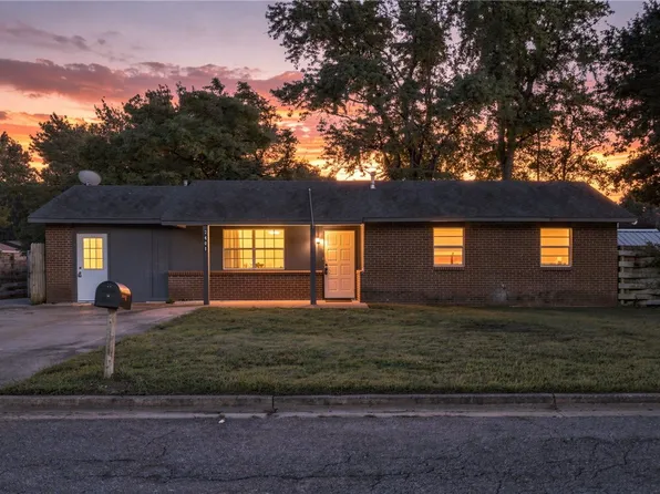 2401 Jill Cir, Springdale, AR 72762