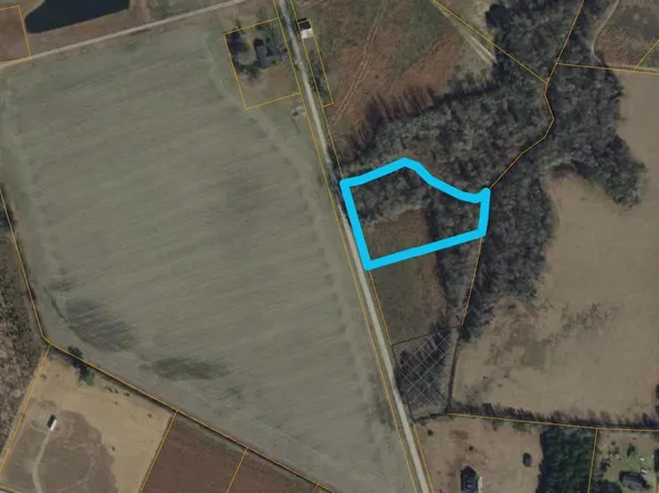 990 Inglewood Dr., Loris, SC 29569