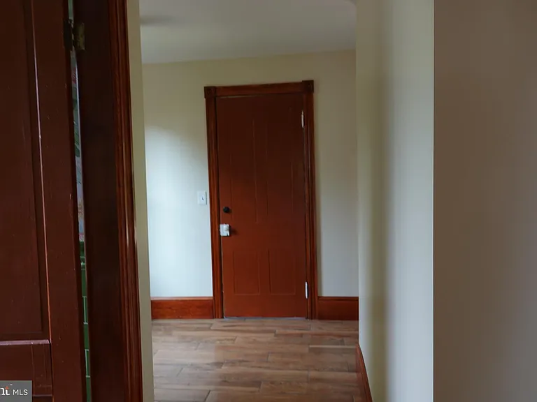 36 Hart Ave — Photo 54