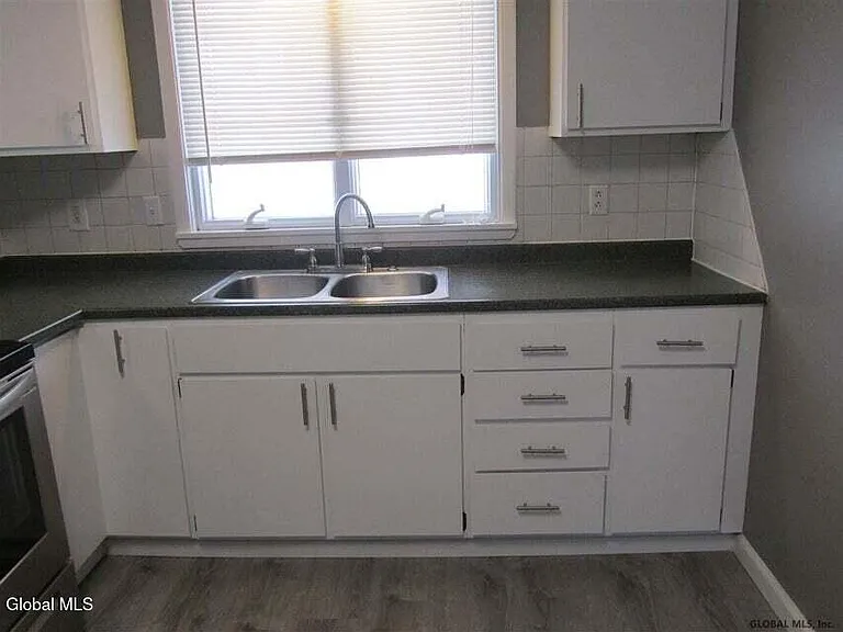 7 Elgin St #B — Photo 9