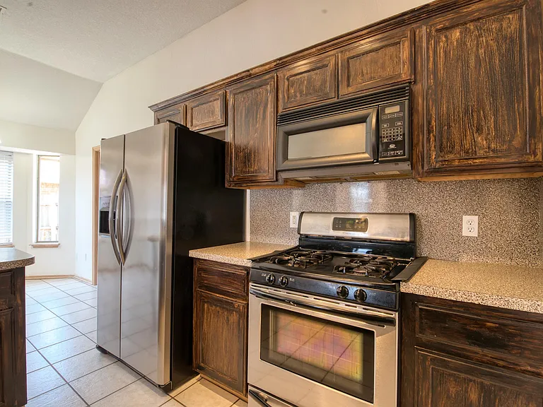 1220 Eastridge Dr — Photo 14