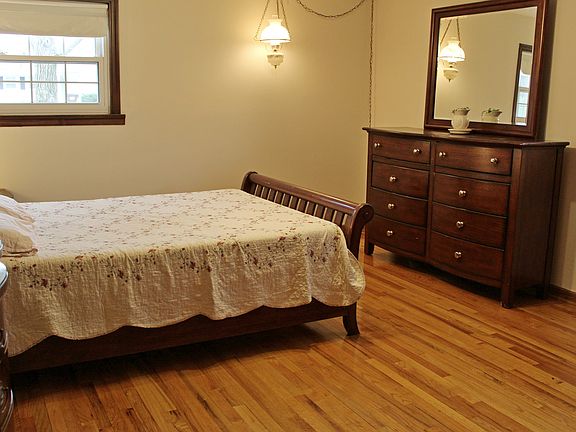 4th image of 251 Waldorf Dr