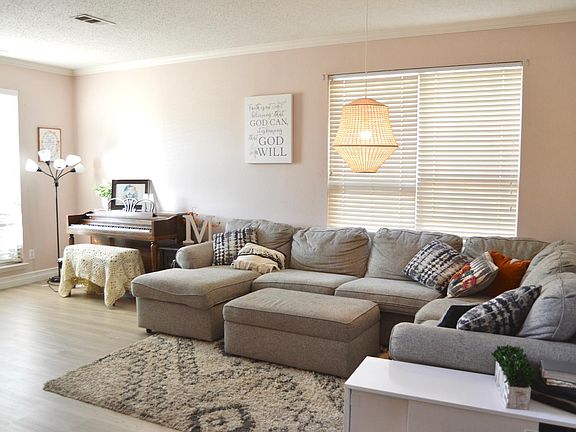 3rd image of 5076 Blanco Dr