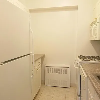 Rented by Hecht Group | media 27