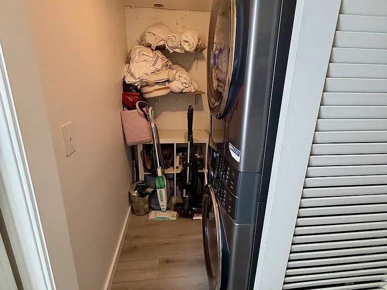 350 Forest Hill Blvd — Photo 17