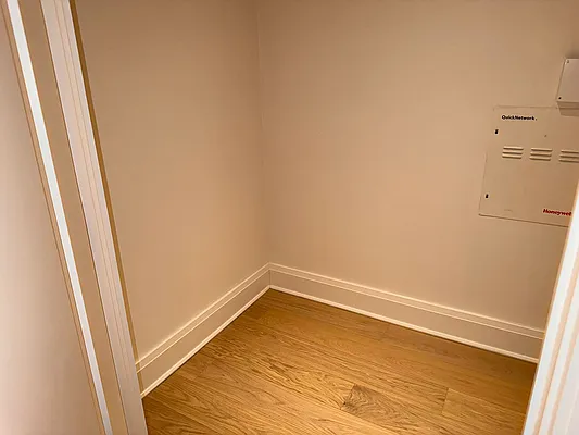 Rented by Coldwell Banker Warburg | media 13