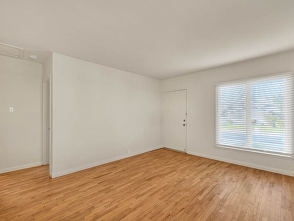 4th image of 2108 Dufour Ave