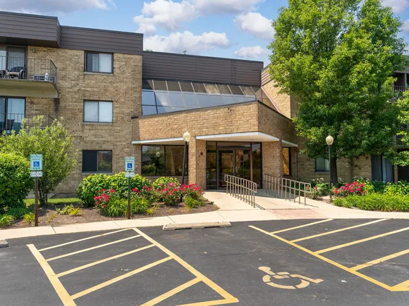 5550 Astor Ln APT 214, Rolling Meadows, IL 60008