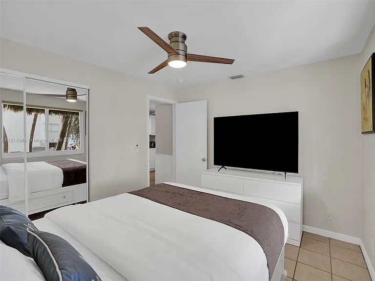 900 N Surf Rd #2 — Photo 13