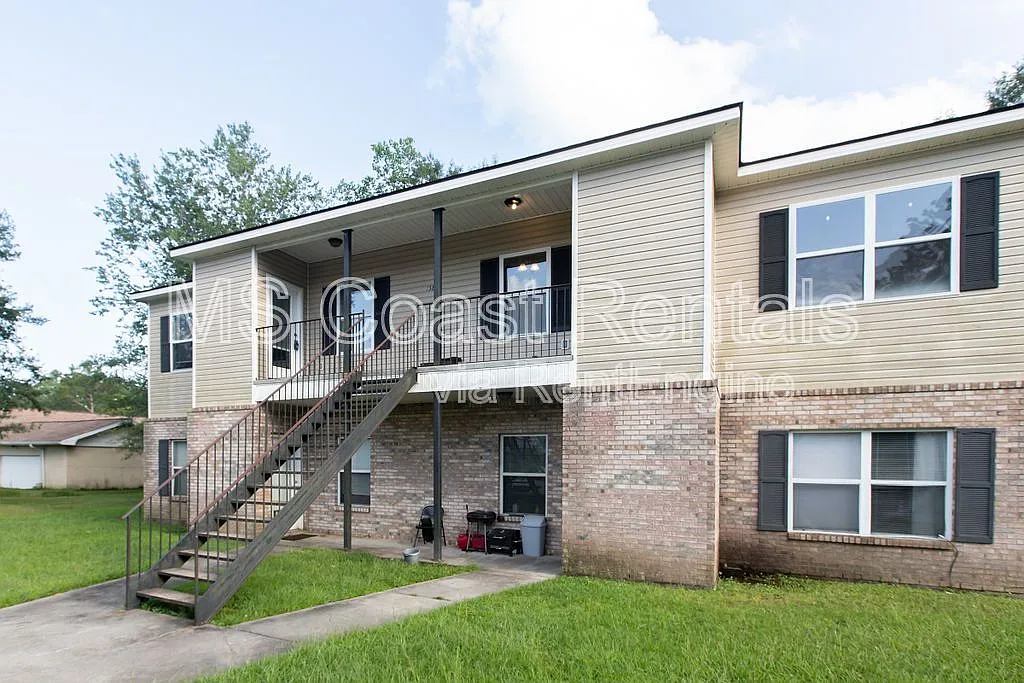 Building Photo - 15815 Adam Rd #518