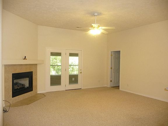 3rd image of 216 Starrville Ln